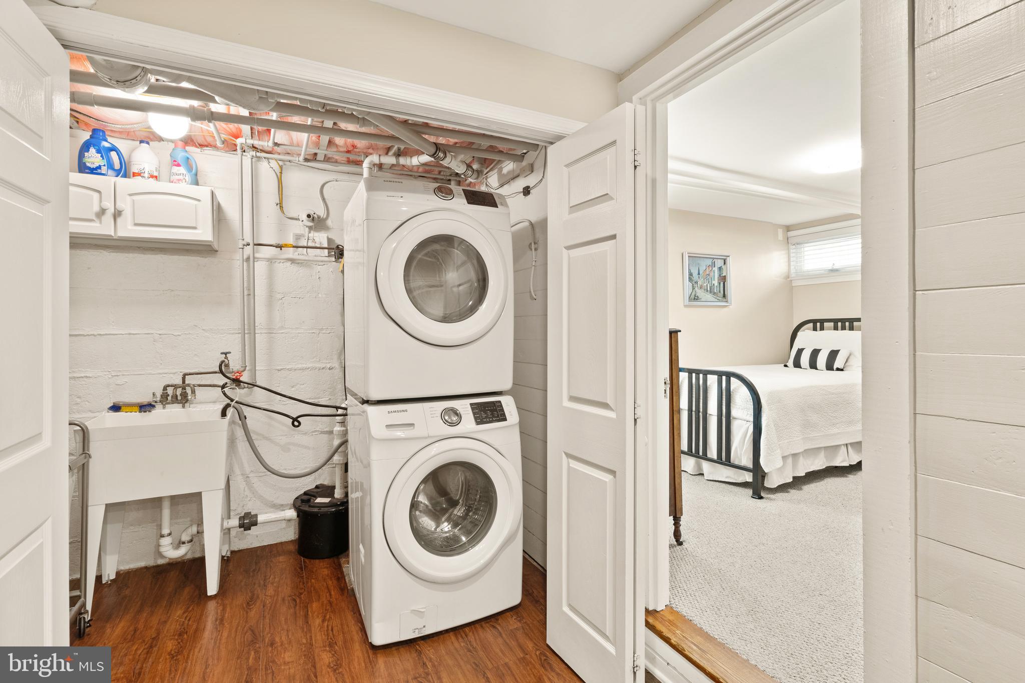 2712 South Arlington Ridge Road Arlington, VA 22206 - Photo 31 of 41 Laundry room