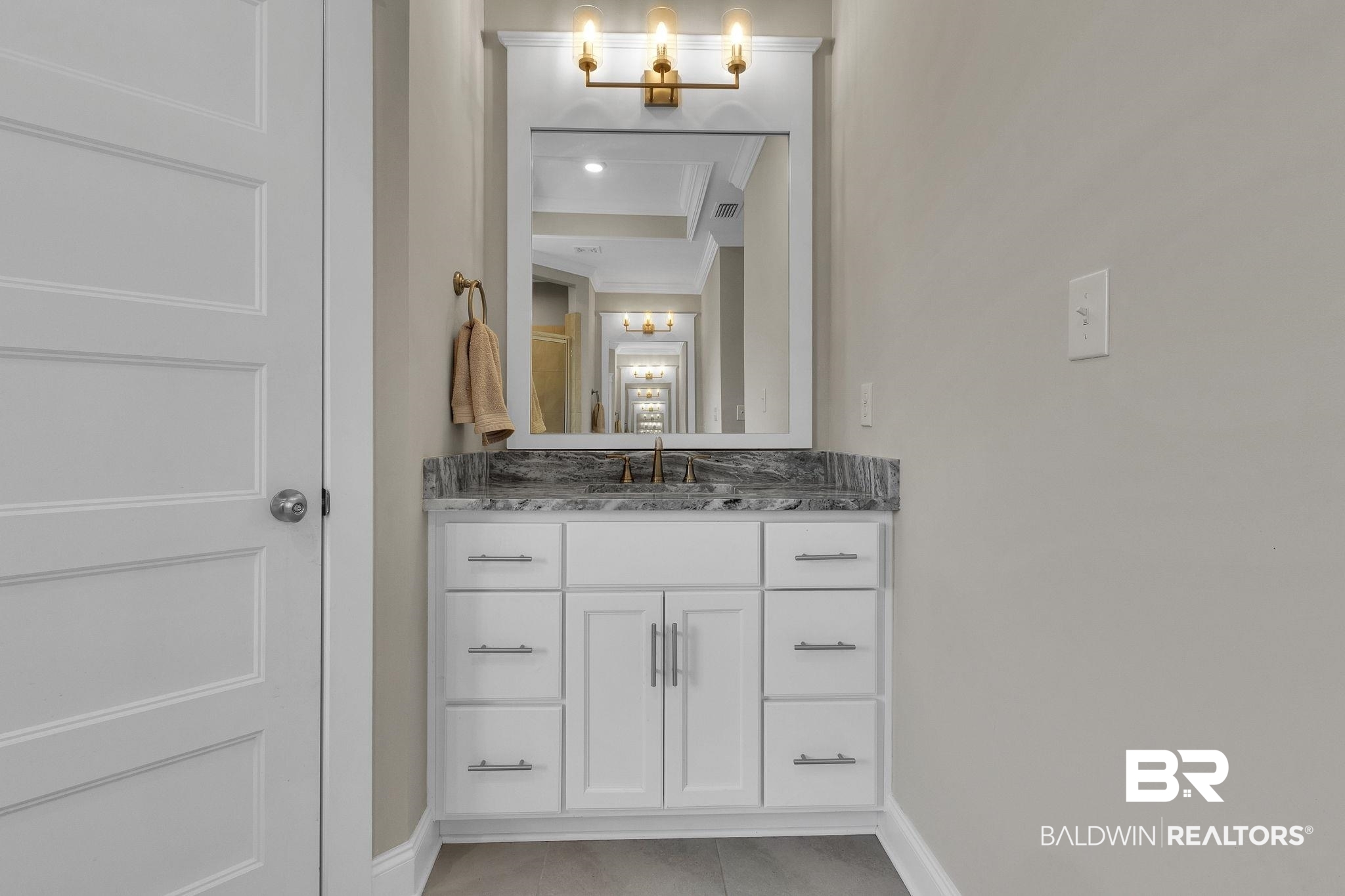 237 Hemlock Drive Fairhope, AL 36532 - Photo 21 of 46 Separate vanities
