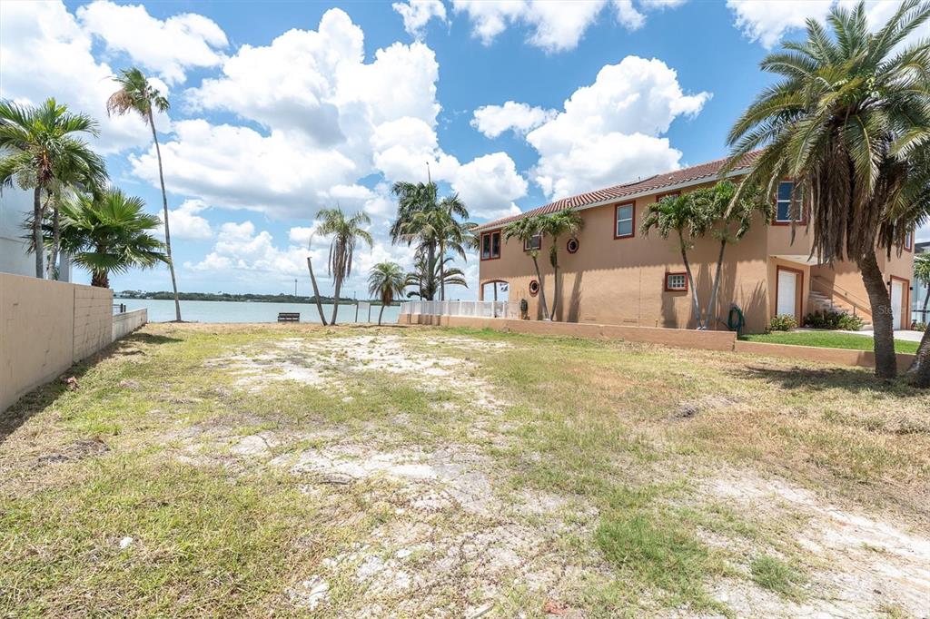 852 Bay Point Drive Madeira Beach, FL 33708 - Photo 10 of 18