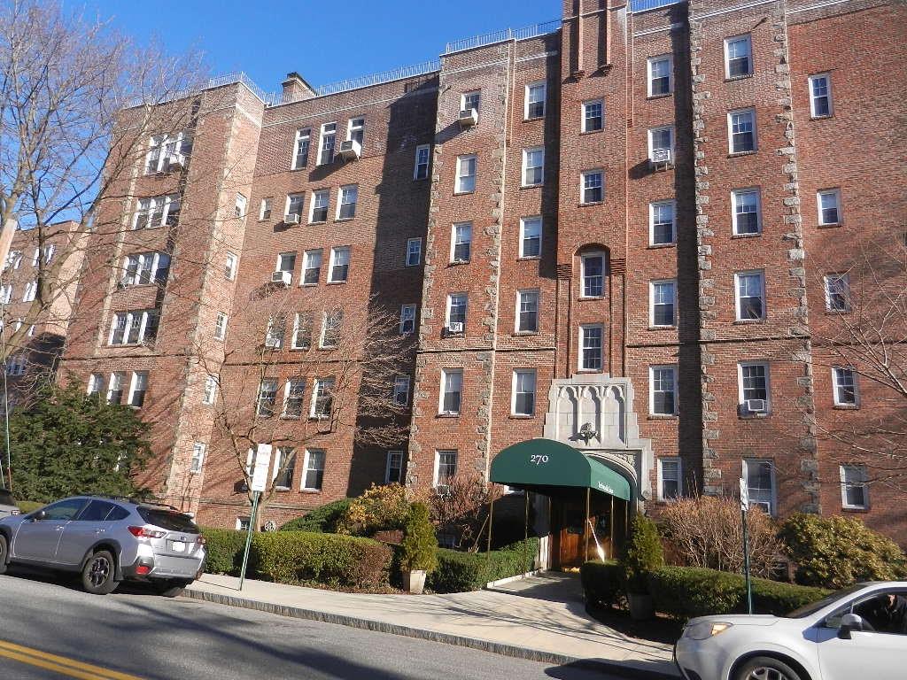 270 Bronxville Road, Unit B3 Yonkers, NY 10708 - Photo 1 of 1 Gallery Image 1