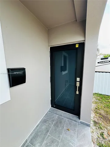 a view of entryway and hall