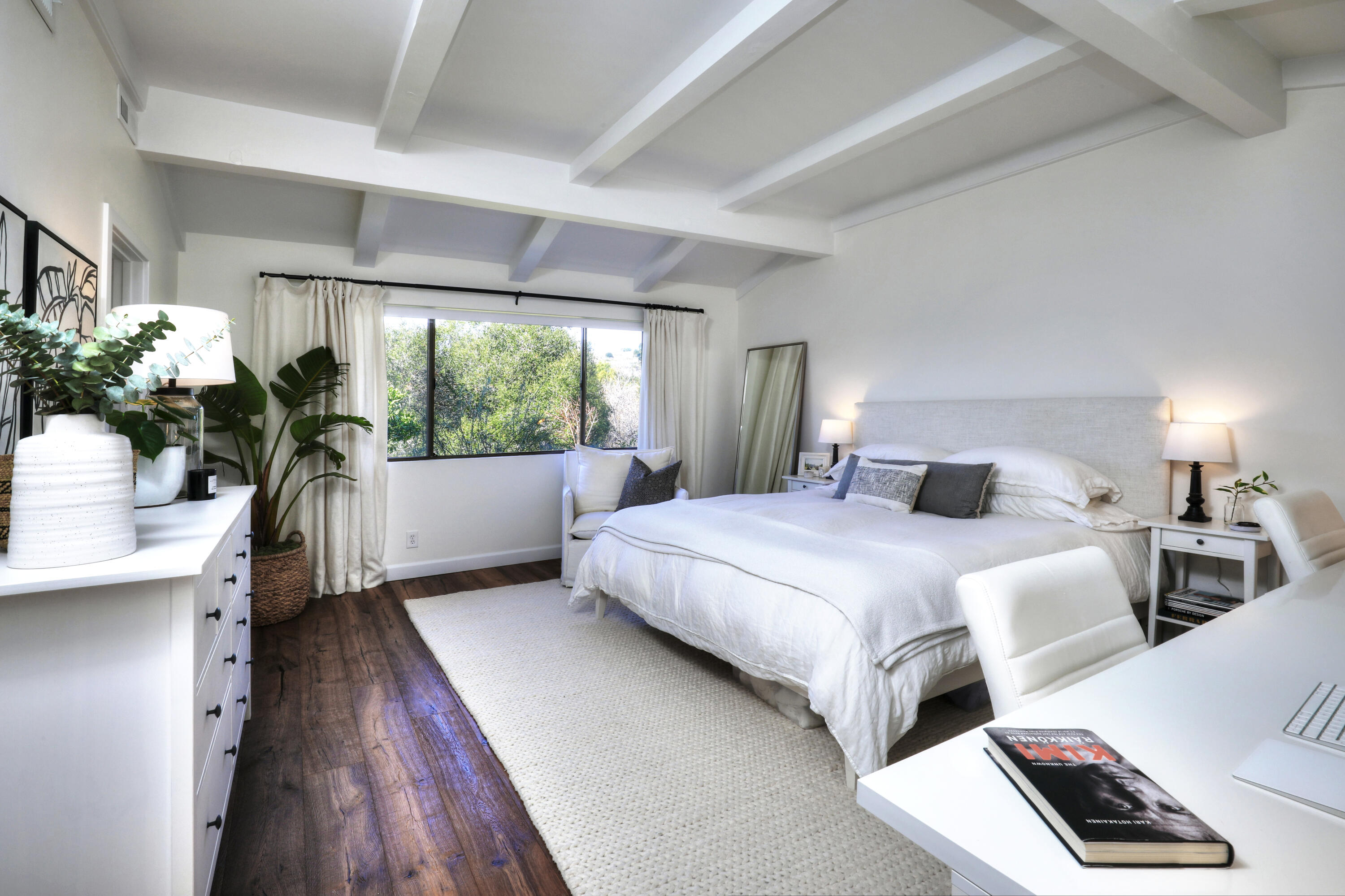 897 Cieneguitas Road Santa Barbara, CA 93110 - Photo 15 of 19 Primary Bedoom