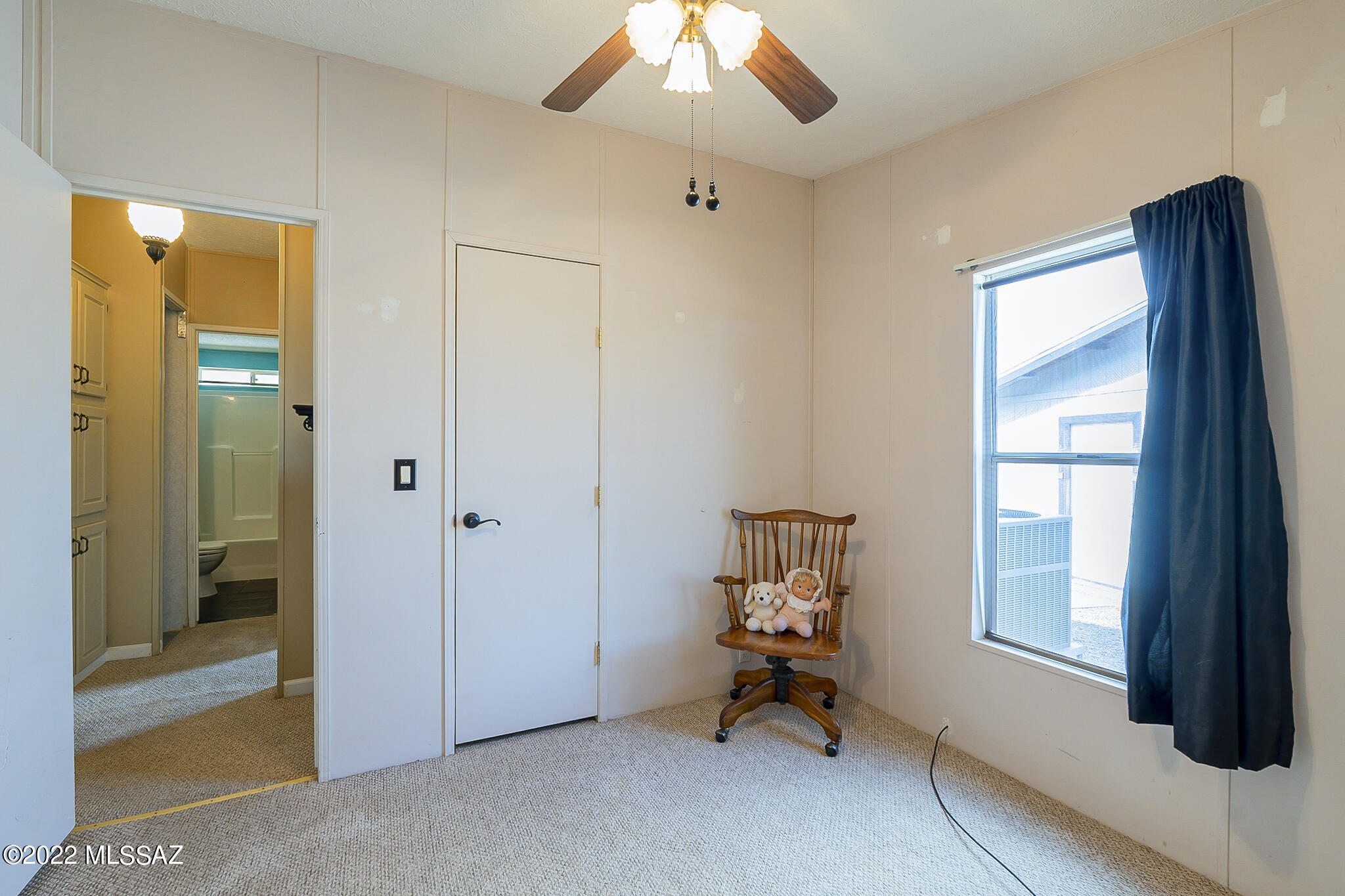5285 North Puma Road Marana, AZ 85653 - Photo 29 of 46 a view of room with workspace and a window