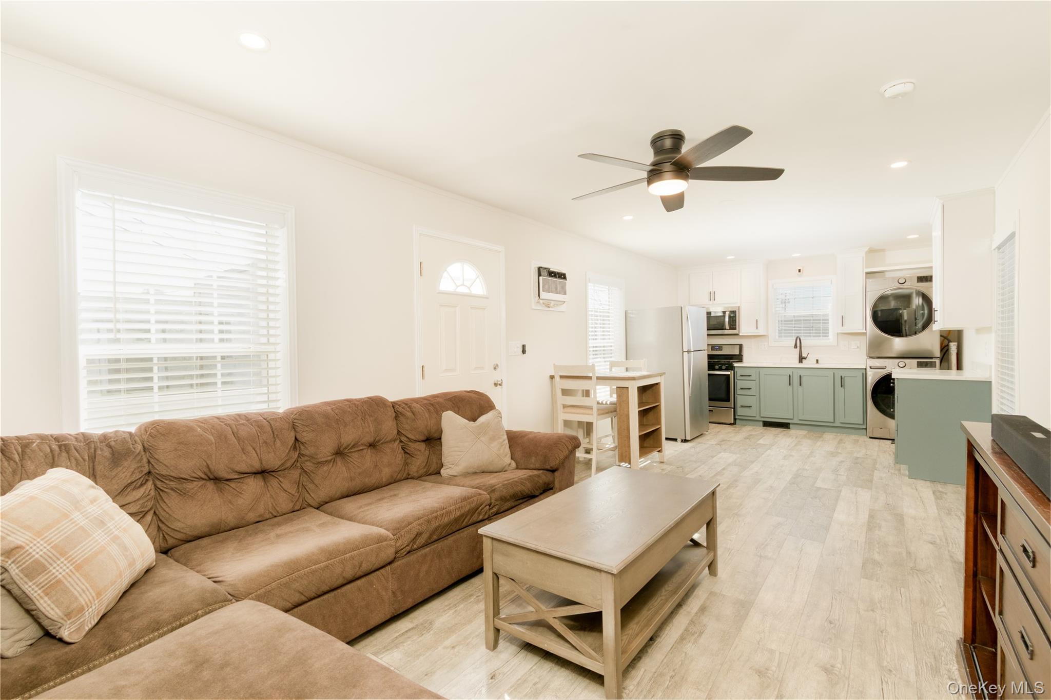 150-4 Main Street Islip, NY 11751 - Photo 6 of 12