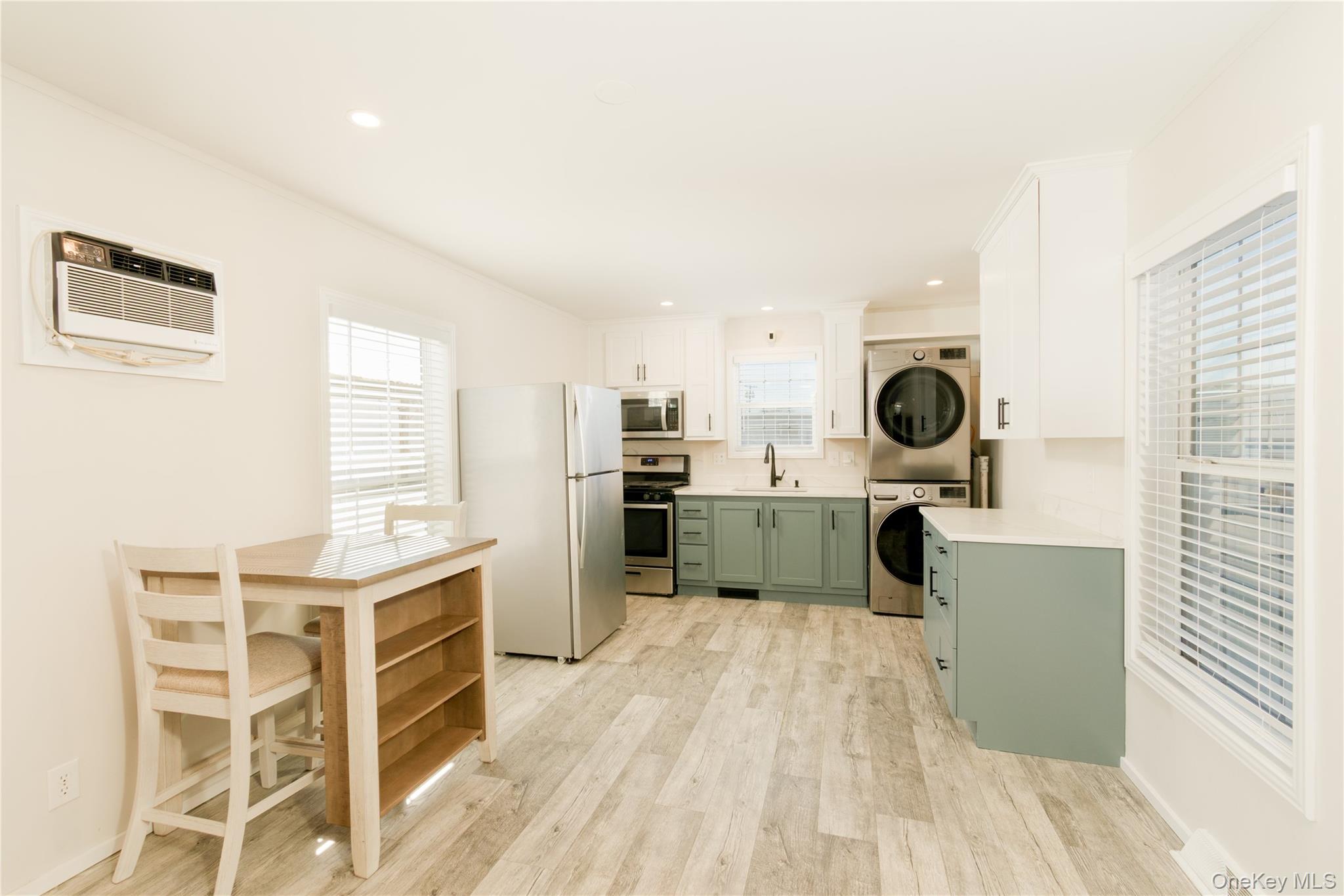 150-4 Main Street Islip, NY 11751 - Photo 7 of 12