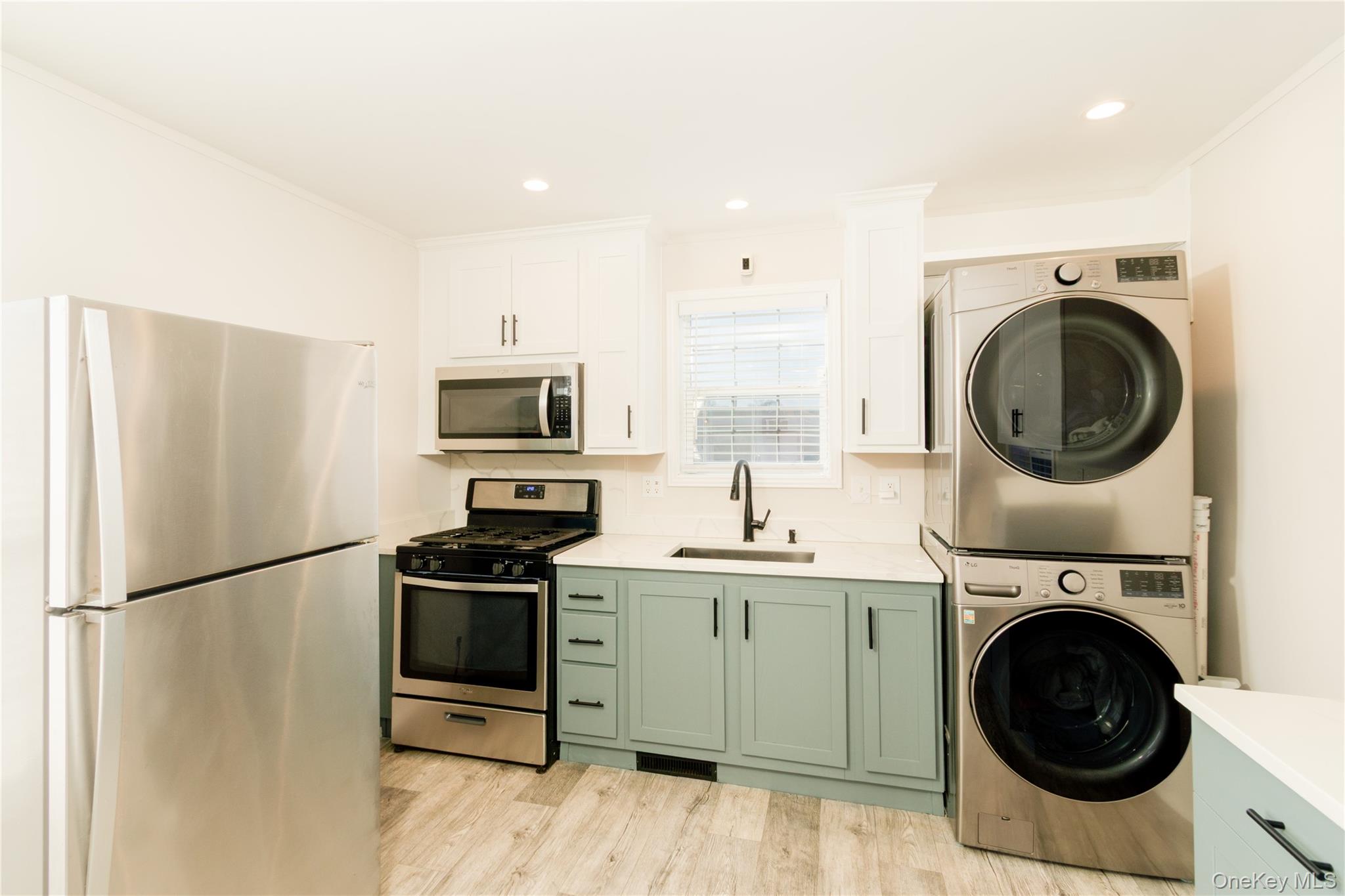 150-4 Main Street Islip, NY 11751 - Photo 8 of 12