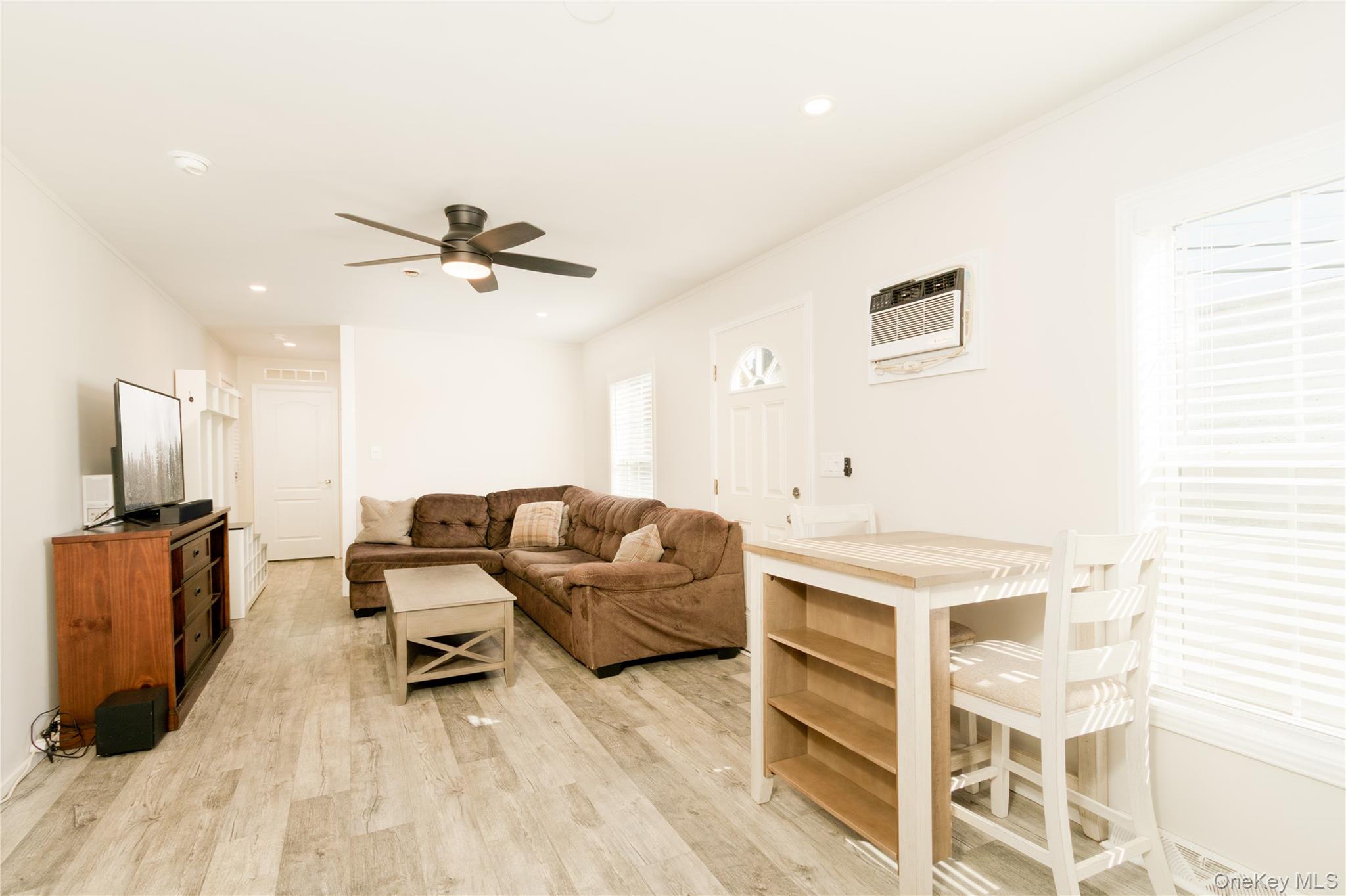 150-4 Main Street Islip, NY 11751 - Photo 9 of 12