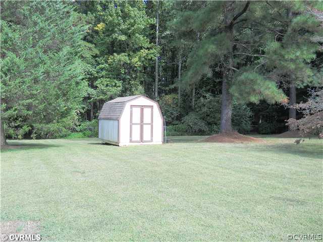 5070 Windsor Road Sandston, VA 23150 - Photo 9 of 12 Gallery Image 9
