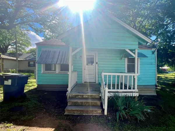 $750 | 307 East Cates Street, Unit 200, Bridgeport, TX 76426