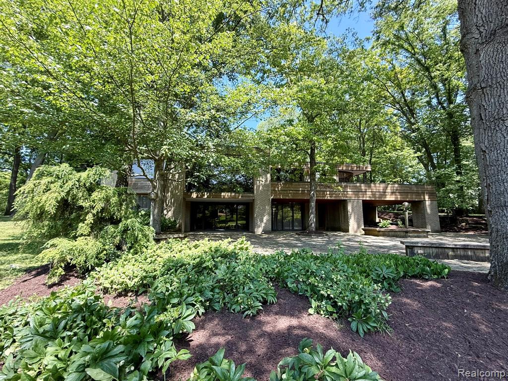 5035 Ponvalley Road Bloomfield Hills, MI 48302 - Photo 2 of 68 Gallery Image 2