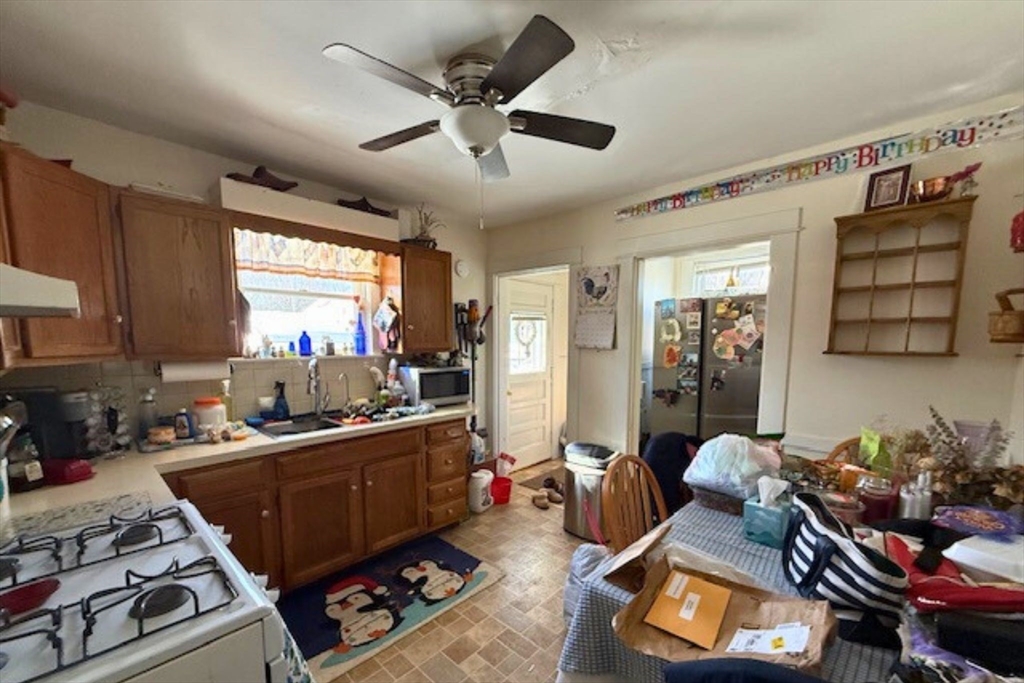 31-33 Roosevelt Street Maynard, MA 01754 - Photo 11 of 21