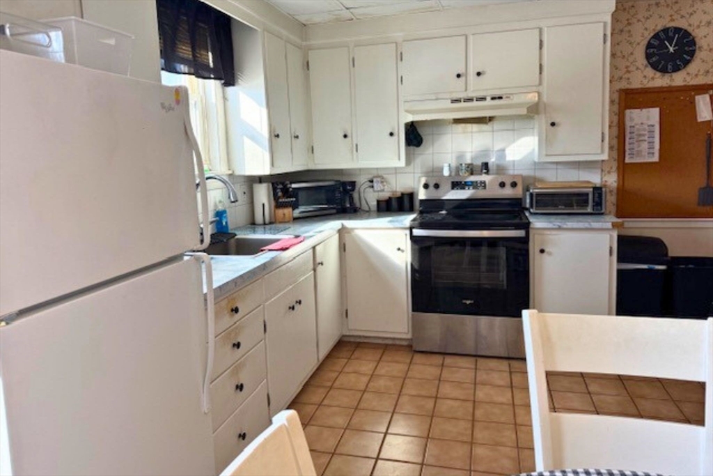 31-33 Roosevelt Street Maynard, MA 01754 - Photo 13 of 21