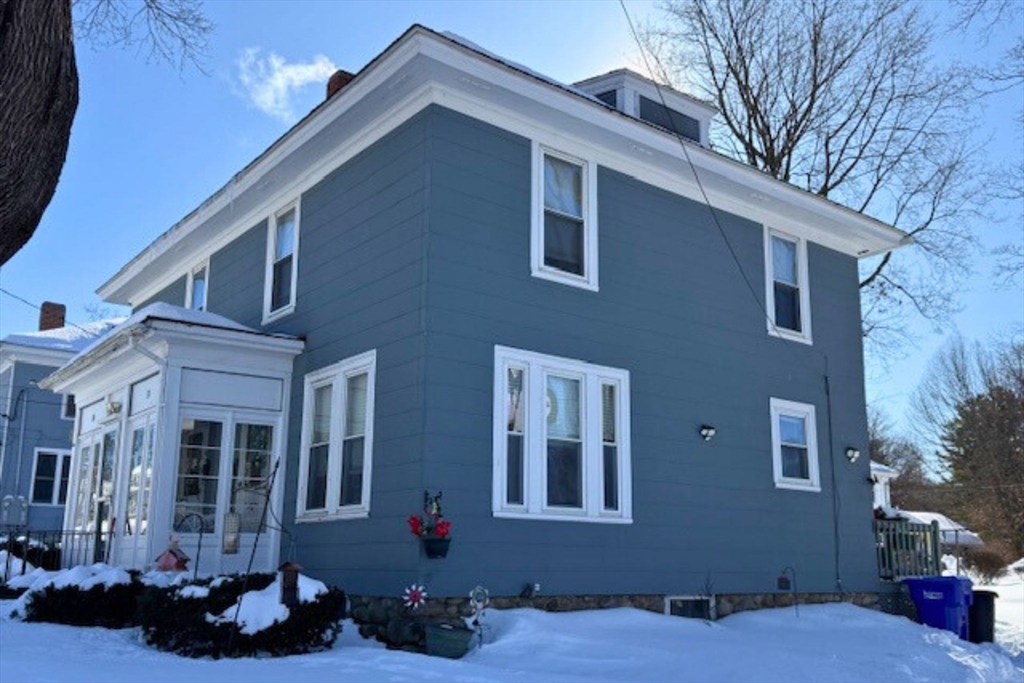 31-33 Roosevelt Street Maynard, MA 01754 - Photo 3 of 21