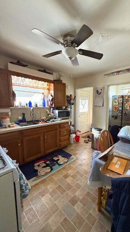 31-33 Roosevelt Street Maynard, MA 01754 - Photo 10 of 21