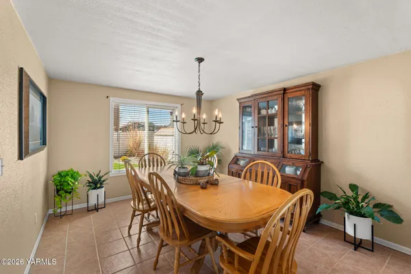 $439,000 | 1525 South 15th Street, Sunnyside, WA 98944