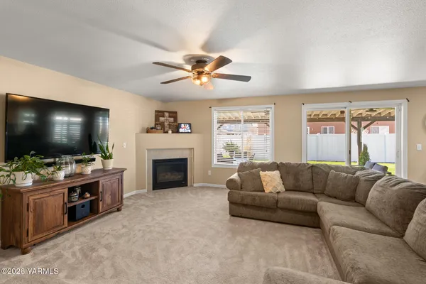 $439,000 | 1525 South 15th Street, Sunnyside, WA 98944