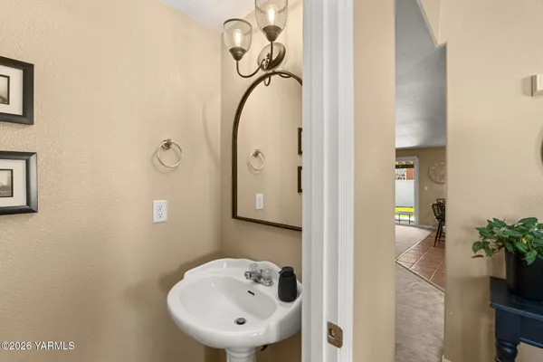 $439,000 | 1525 South 15th Street, Sunnyside, WA 98944