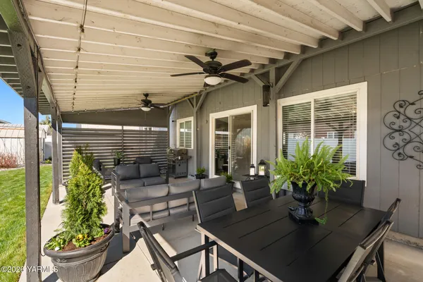 $439,000 | 1525 South 15th Street, Sunnyside, WA 98944