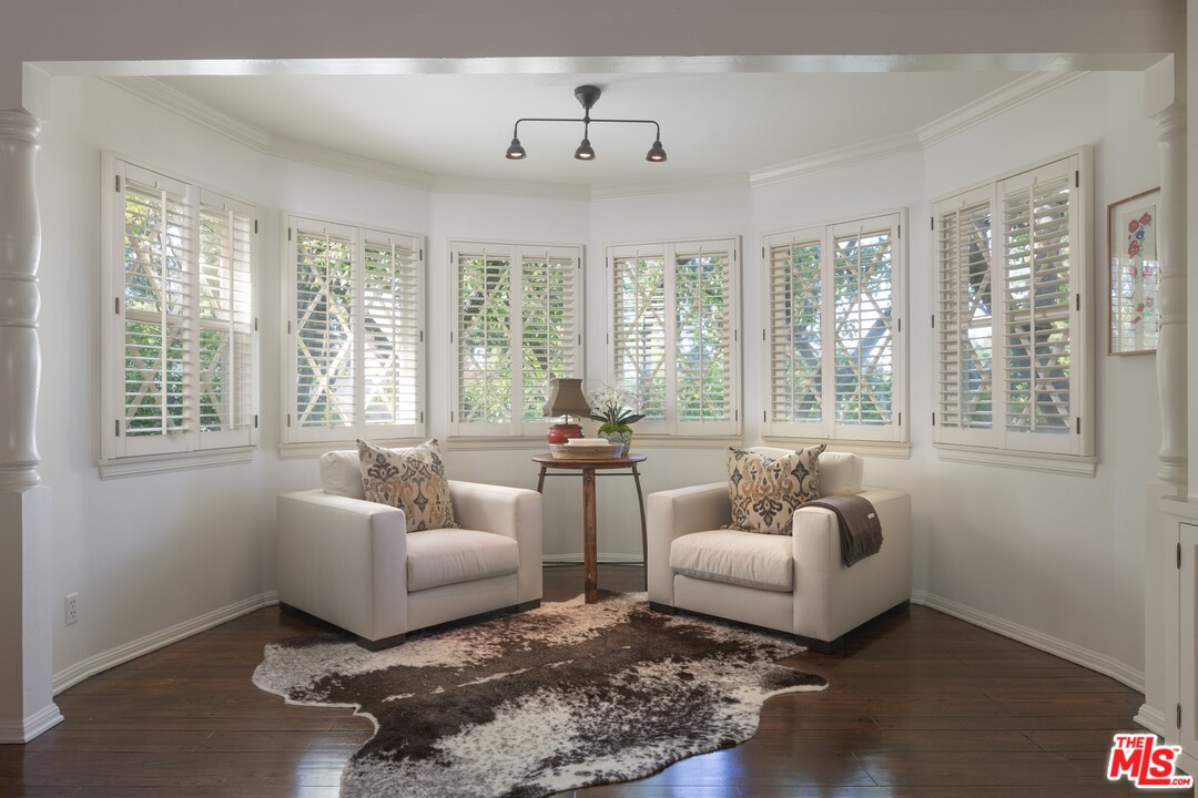 16560 Adlon Road Encino, CA 91436 - Photo 18 of 36 Gallery Image 18