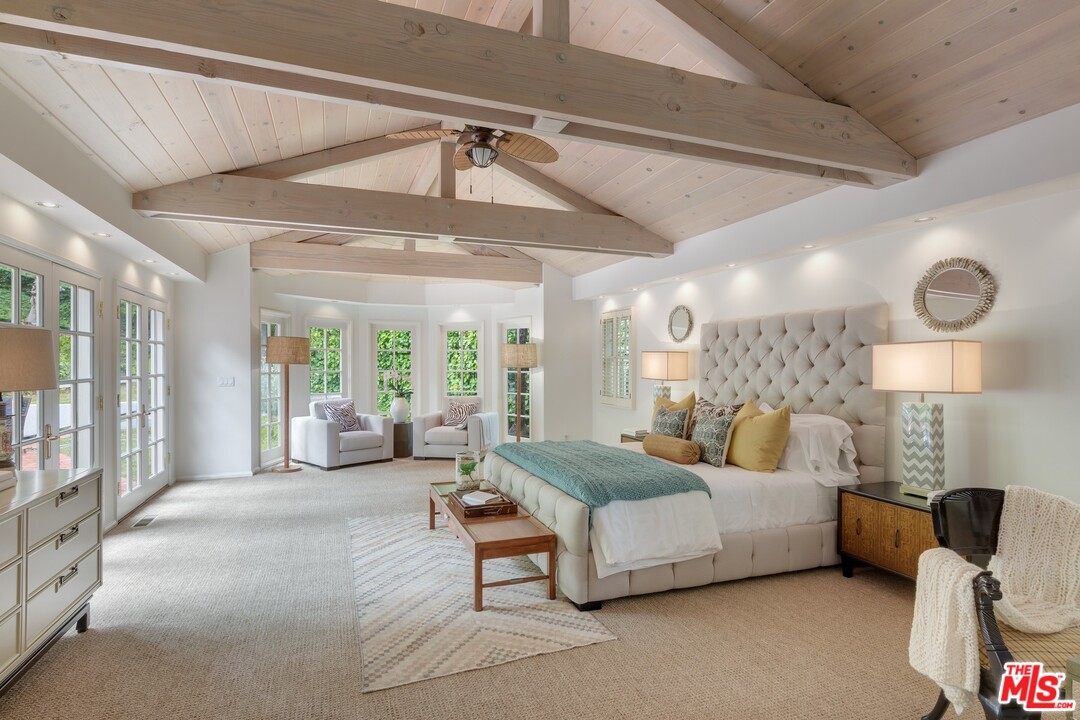 16560 Adlon Road Encino, CA 91436 - Photo 19 of 36 Gallery Image 19