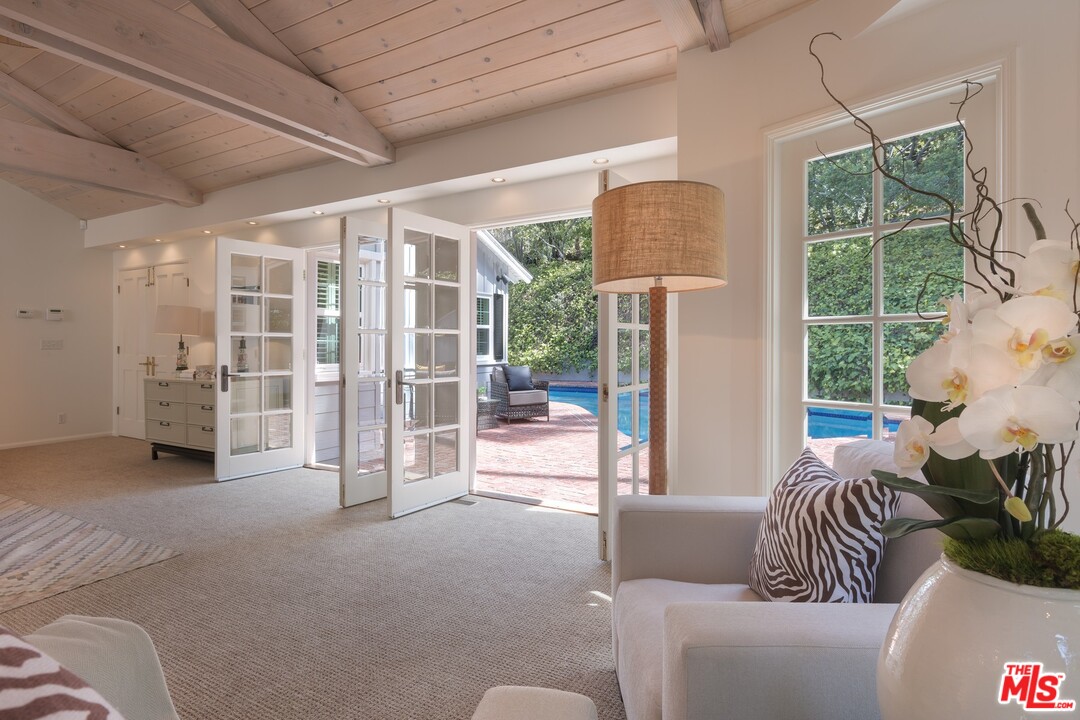 16560 Adlon Road Encino, CA 91436 - Photo 21 of 36 Gallery Image 21