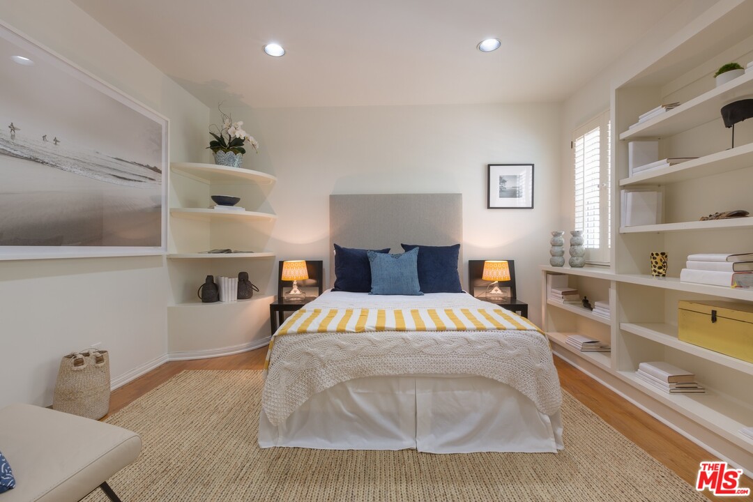 16560 Adlon Road Encino, CA 91436 - Photo 25 of 36 Gallery Image 25