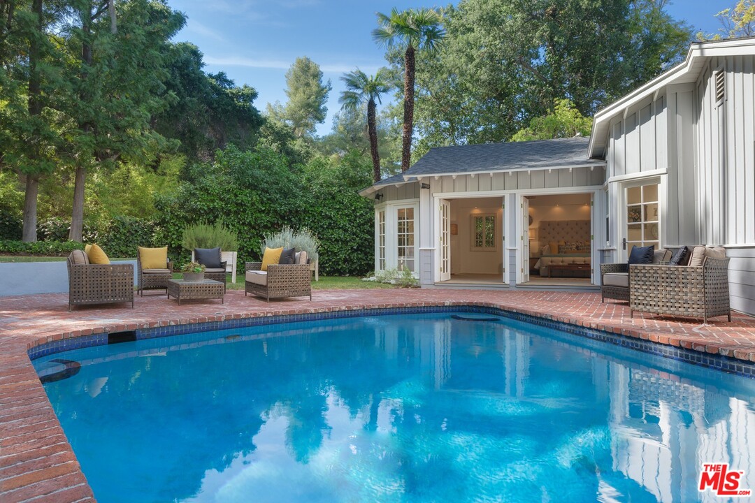 16560 Adlon Road Encino, CA 91436 - Photo 28 of 36 Gallery Image 28