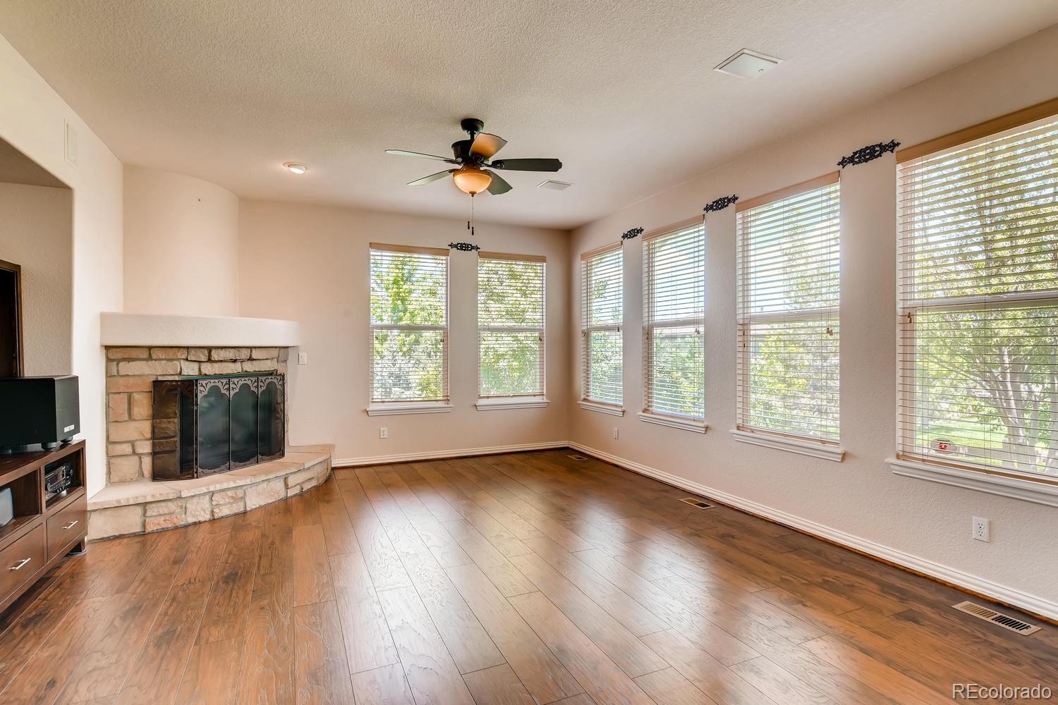 10802 Chadsworth Point Highlands Ranch, CO 80126 - Photo 4 of 28 Gallery Image 4