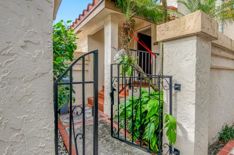 $359,000 | 7888 La Mirada Drive, Boca Raton, FL 33433