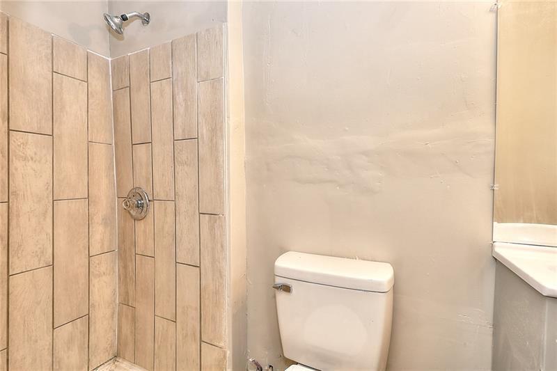 1080 Valley View Road Southeast Atlanta, GA 30315 - Photo 8 of 17
