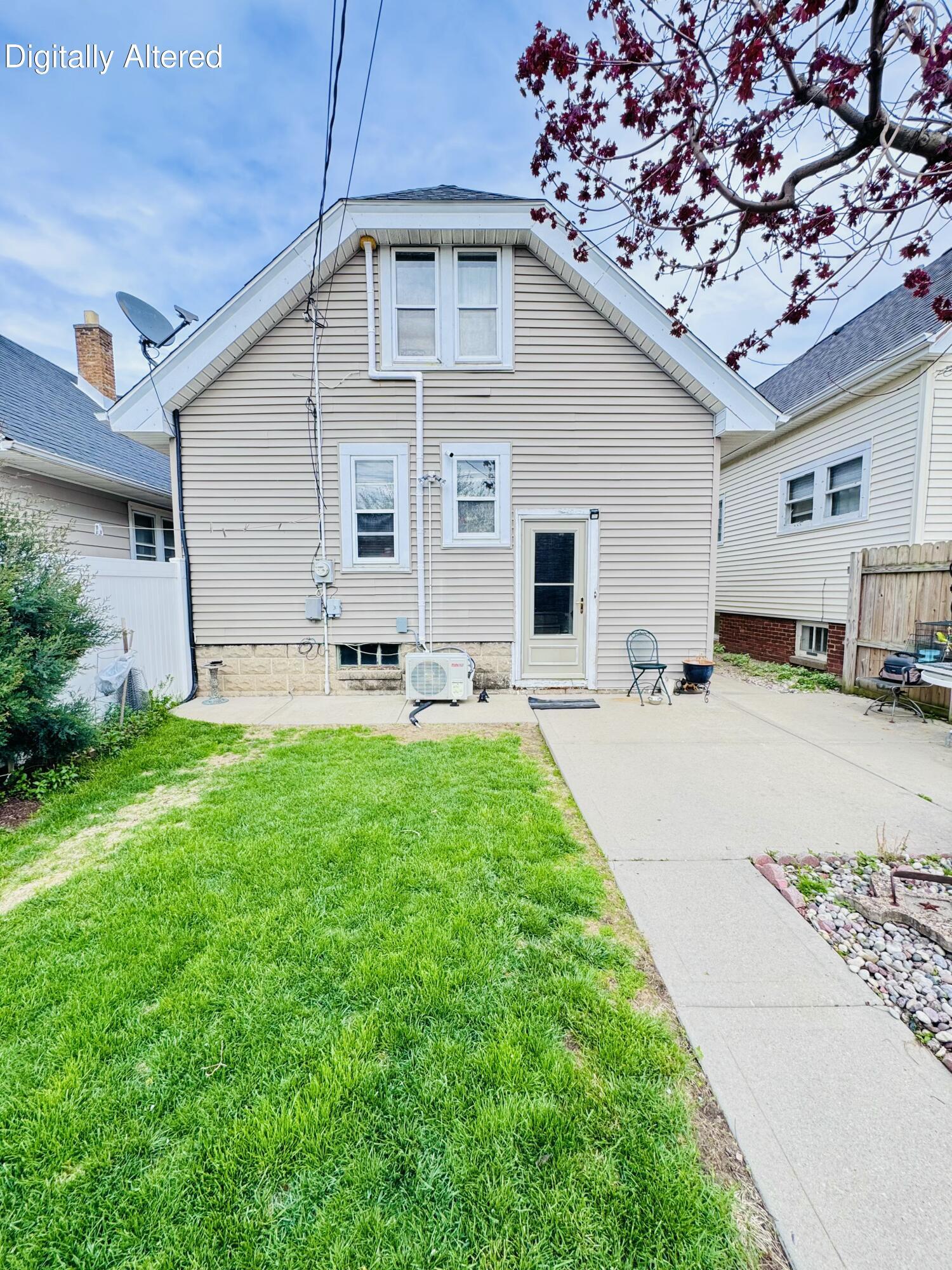 3253 South 15th Street Milwaukee, WI 53215 - Photo 13 of 17 IMG_6347