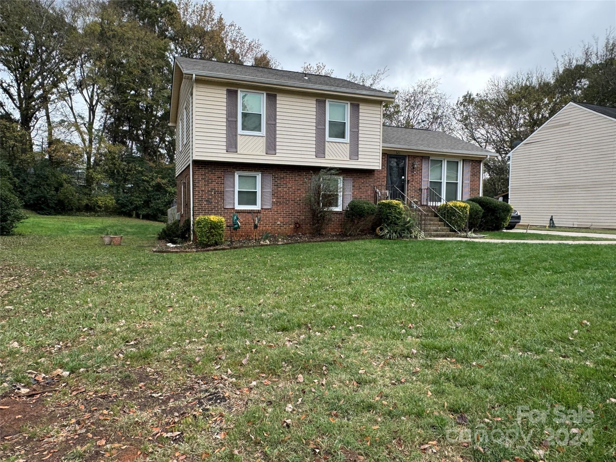 321 Stone Post Road Charlotte, NC 28217 - Photo 3 of 6