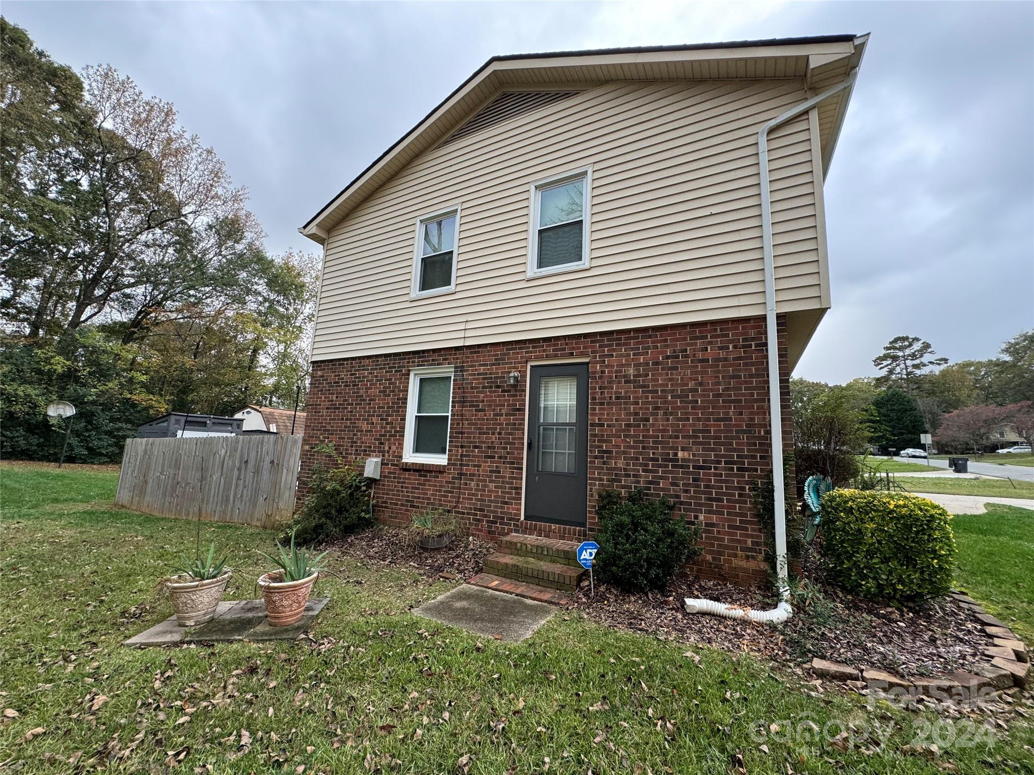 321 Stone Post Road Charlotte, NC 28217 - Photo 4 of 6