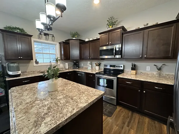 $624,900 | 1028 Mt Vernon Road, Bethpage, TN 37022