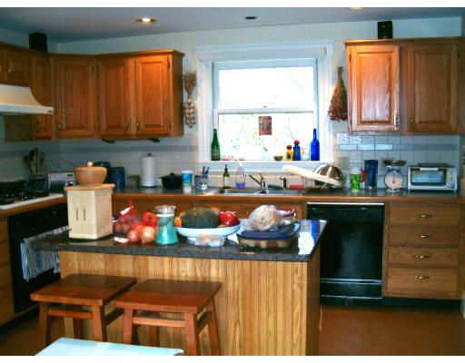 32 Thayer Street Amherst, MA 01002 - Photo 12 of 26 Gallery Image 12