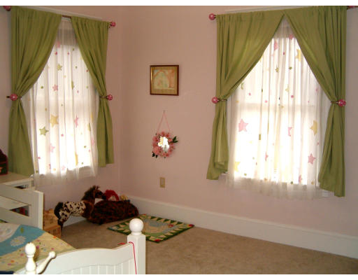 32 Thayer Street Amherst, MA 01002 - Photo 16 of 26 Gallery Image 16