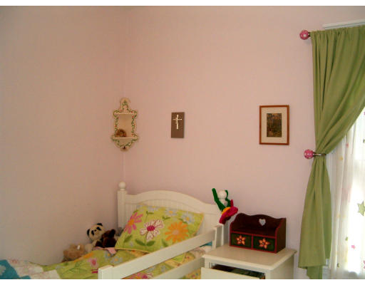 32 Thayer Street Amherst, MA 01002 - Photo 17 of 26 Gallery Image 17