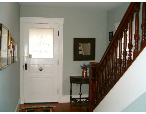 32 Thayer Street Amherst, MA 01002 - Photo 6 of 26 Gallery Image 6