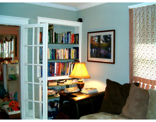32 Thayer Street Amherst, MA 01002 - Photo 10 of 26 Gallery Image 10
