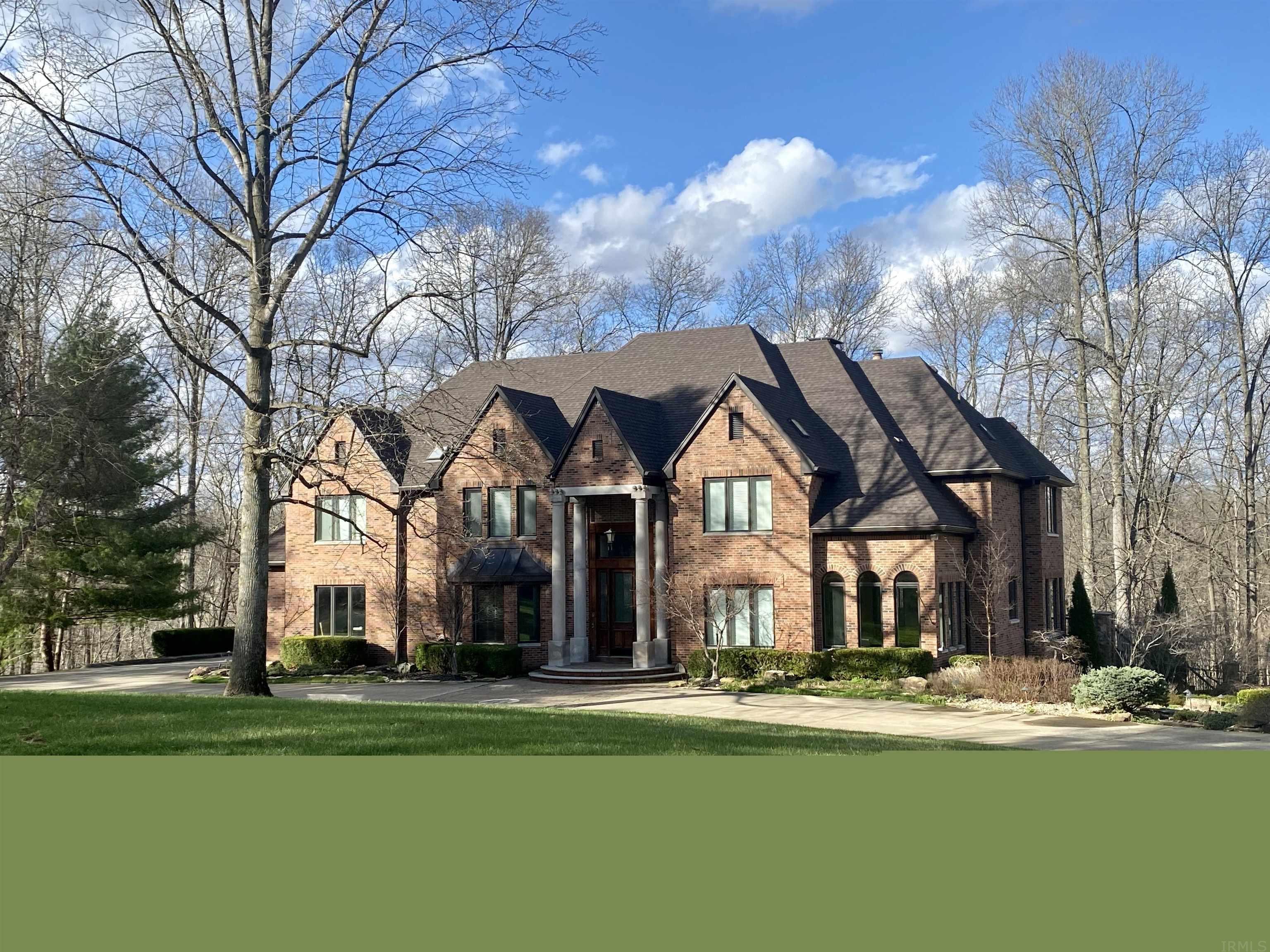 3715 Commodore Trail Bloomington, IN 47408 - Photo 1 of 36