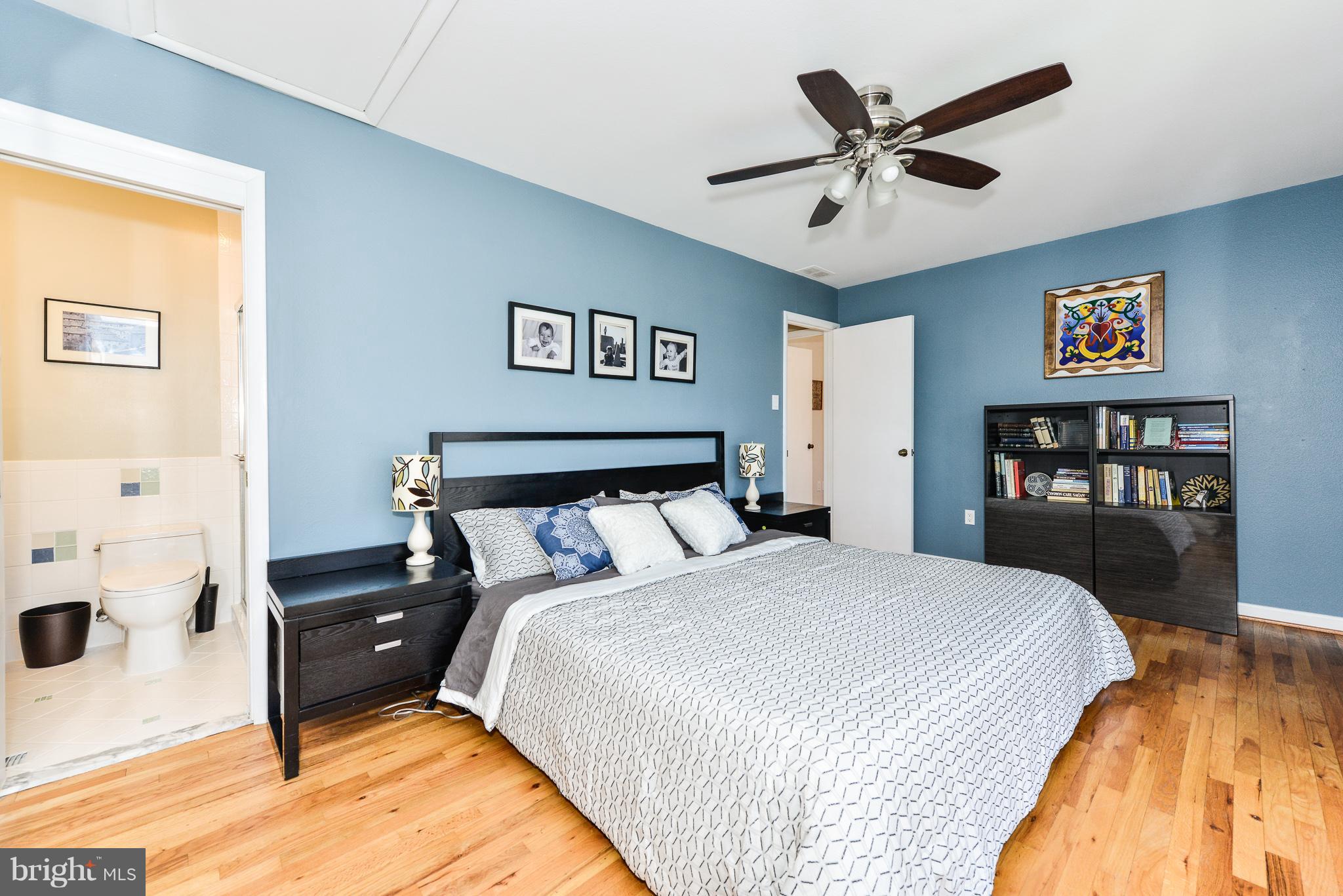 1741 Wainwright Drive Reston, VA 20190 - Photo 16 of 29 Huge master bedroom with en suite!