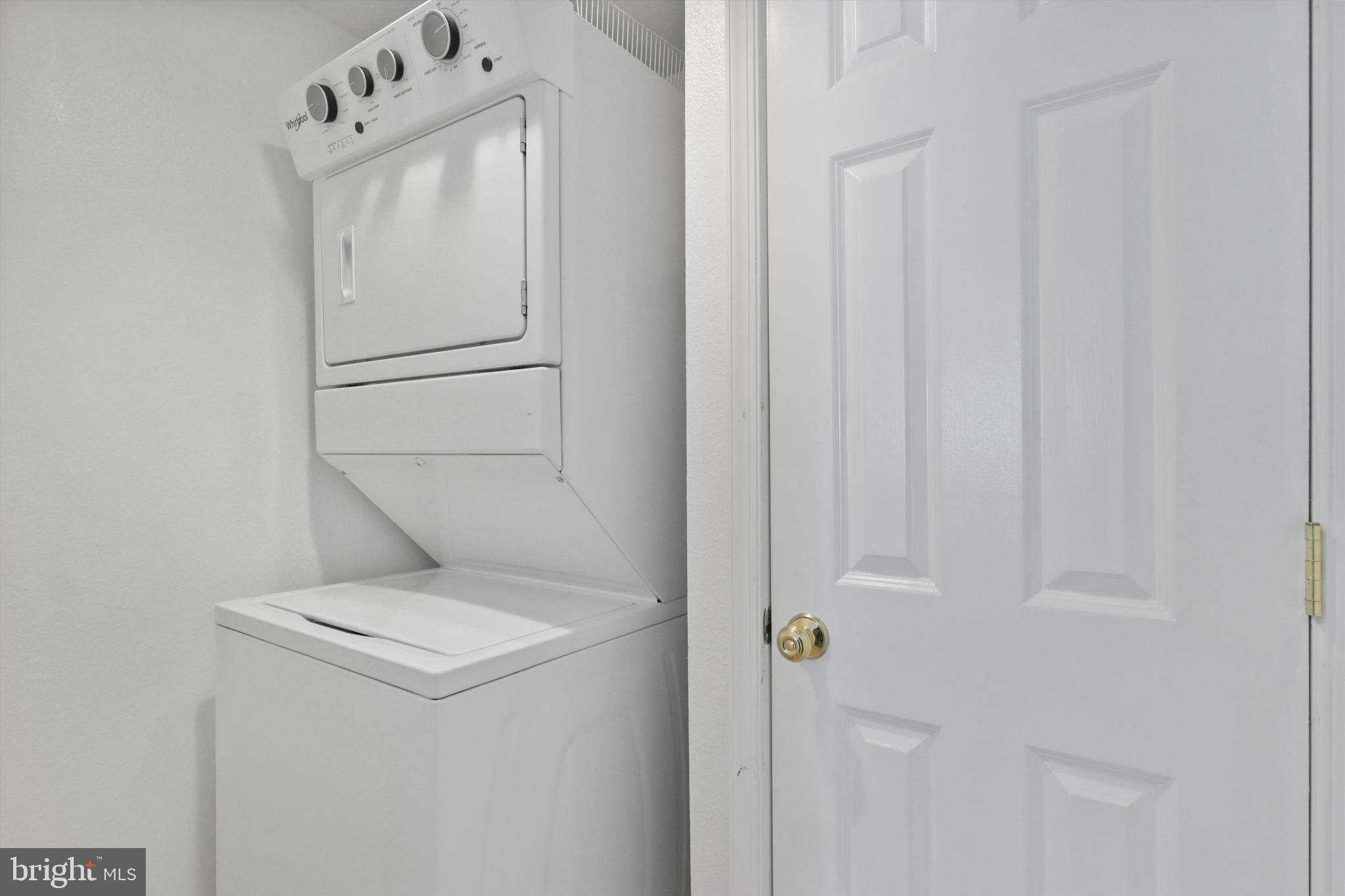 6101 Edsall Road, Unit 611 Alexandria, VA 22304 - Photo 17 of 39 a utility room with dryer and washer