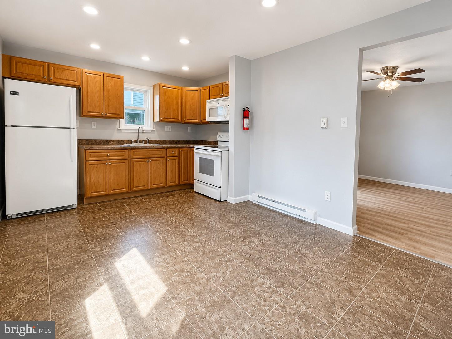 63 Berkshire Road Sicklerville, NJ 08081 - Photo 4 of 5