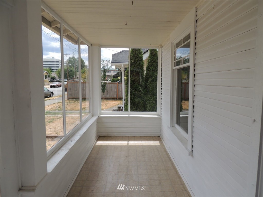 619 Morris Avenue South Renton, WA 98057 - Photo 4 of 21 Gallery Image 4