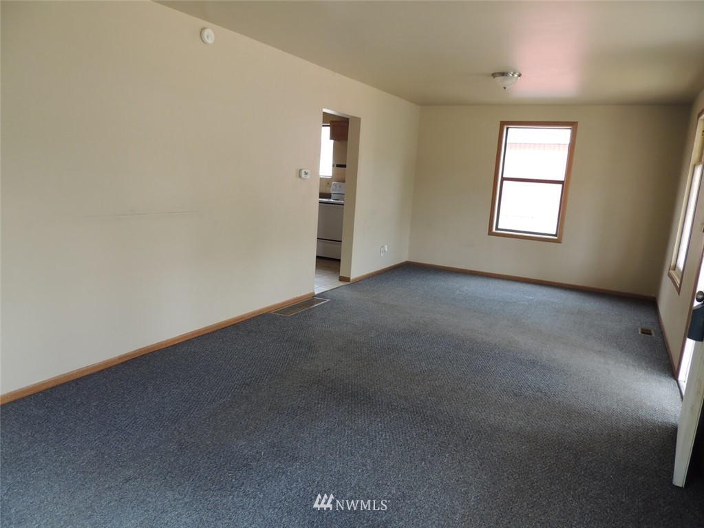 619 Morris Avenue South Renton, WA 98057 - Photo 6 of 21 Gallery Image 6