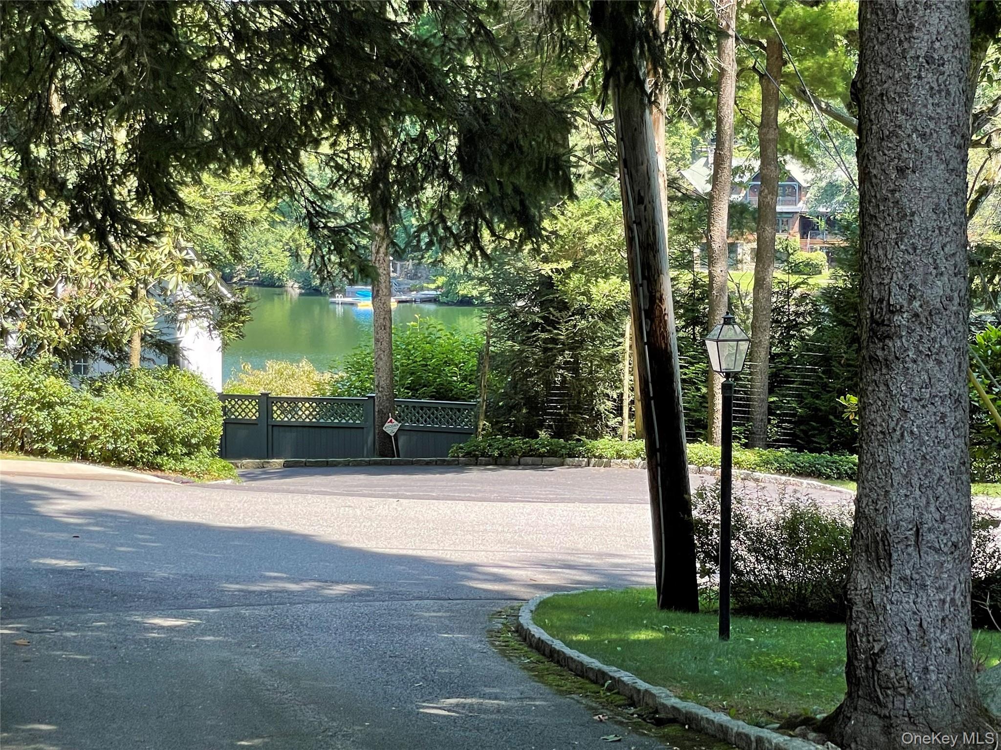 3 North Lake Road Armonk, NY 10504 - Photo 3 of 25