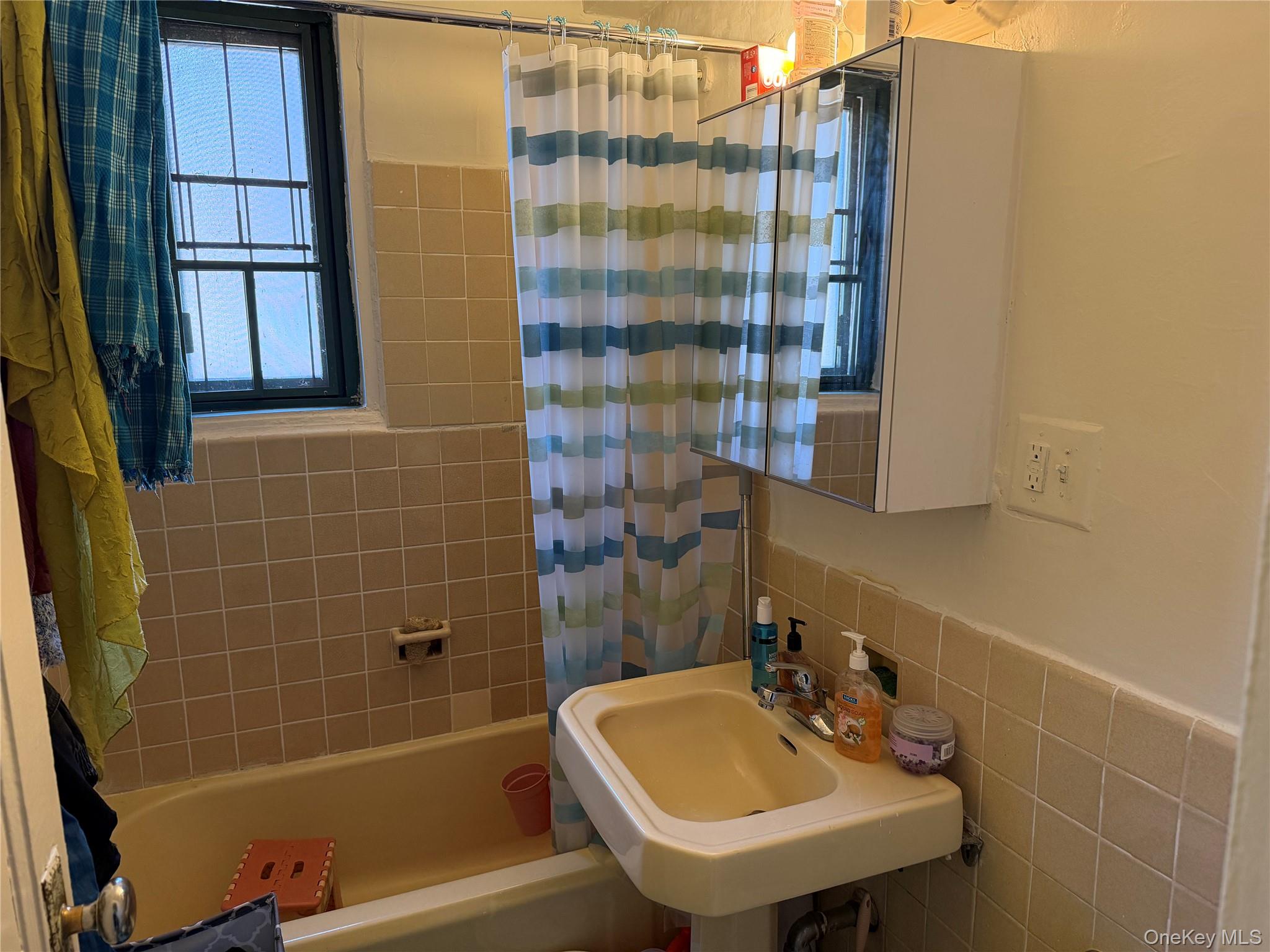 1440 Wood Road, Unit 2F Bronx, NY 10462 - Photo 5 of 11