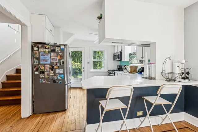 $450,000 | 1656 Harding Road, Northfield, IL 60093