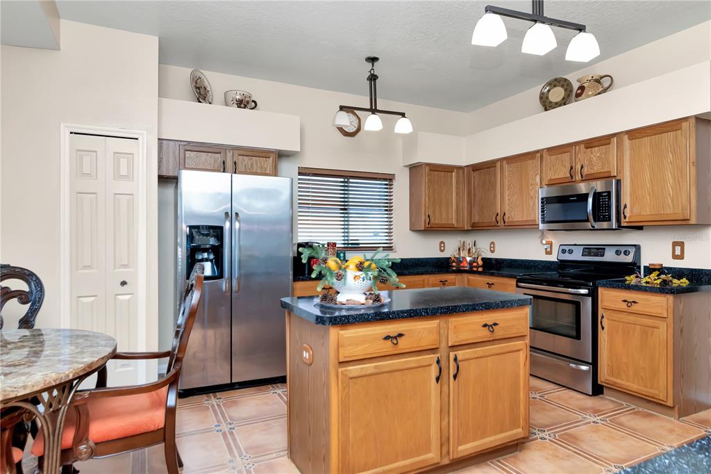 1555 Ocean Reef Road Wesley Chapel, FL 33544 - Photo 9 of 28 Gallery Image 9