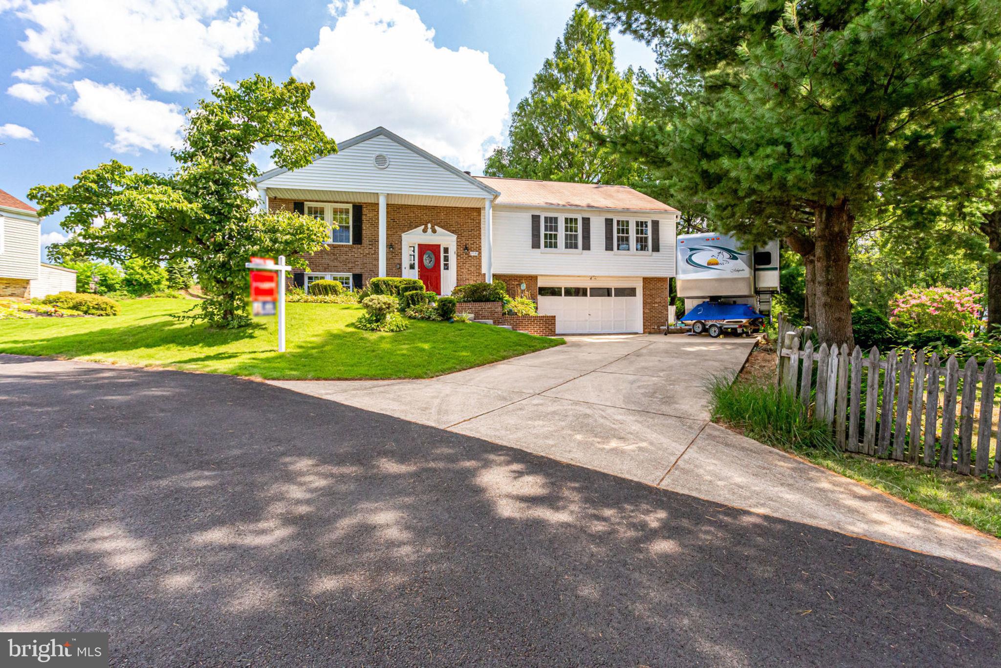 9530 Burning Branch Road Burke, VA 22015 - Photo 3 of 43 Gallery Image 3